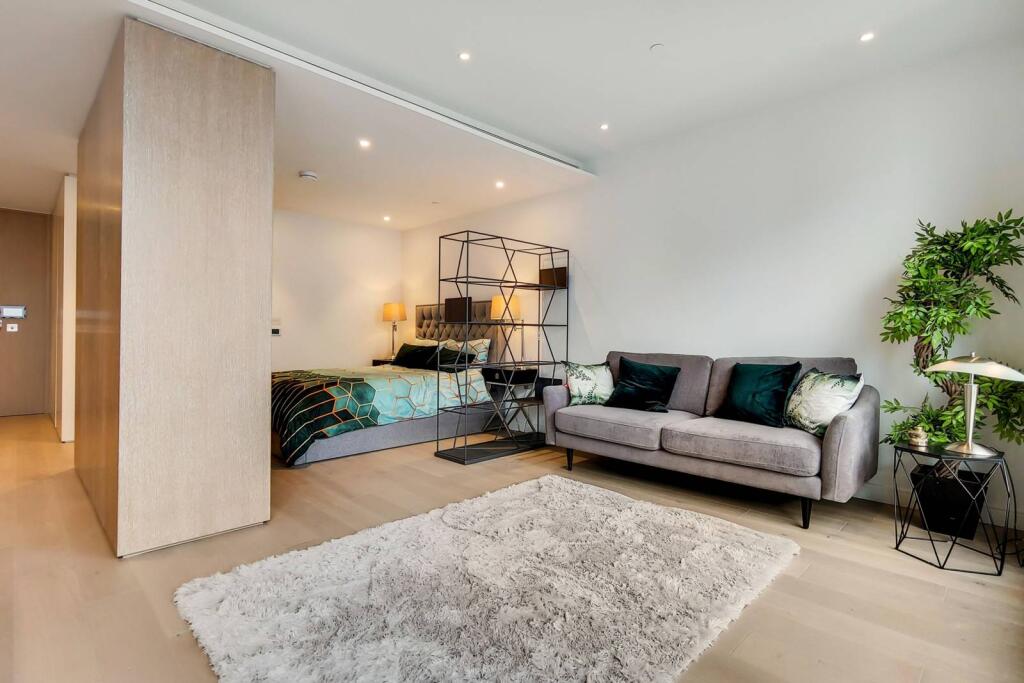 Main image of property: 10 Park Drive, Tower Hamlets, London, E14