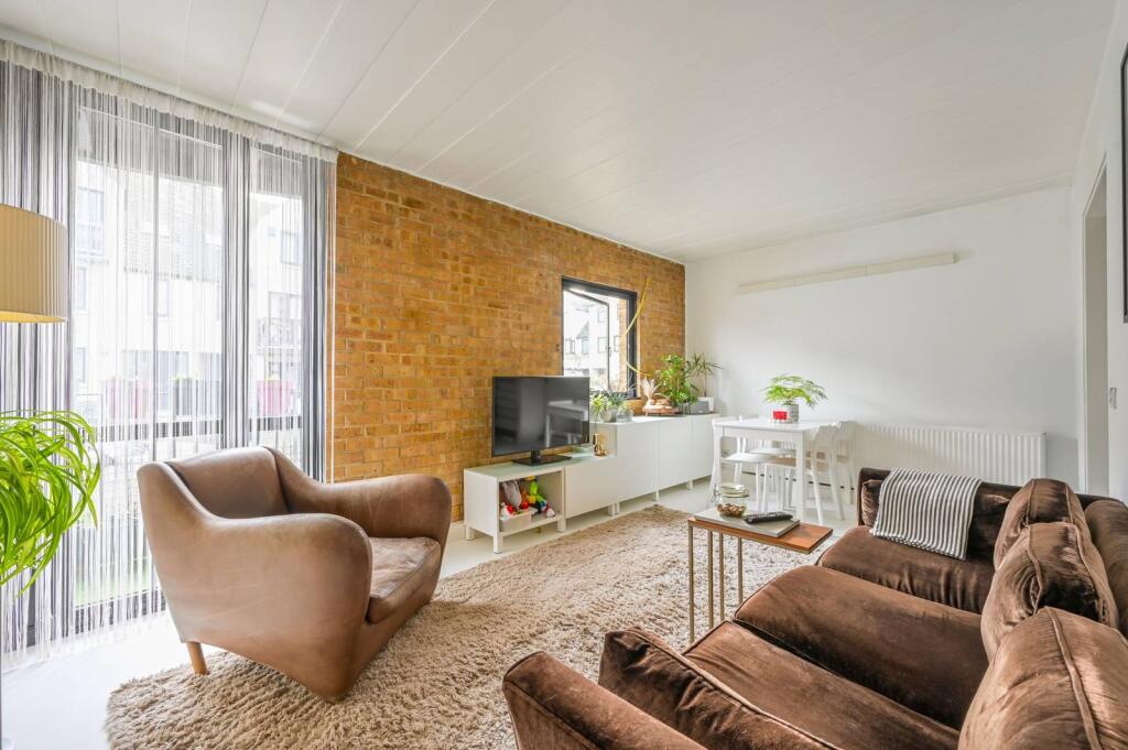 Main image of property: Port House, E14, Docklands, London, E14