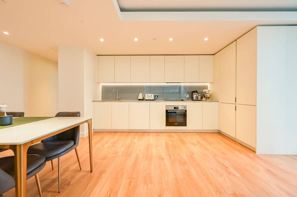 Main image of property: Hampton Tower, Tower Hamlets, London, E14