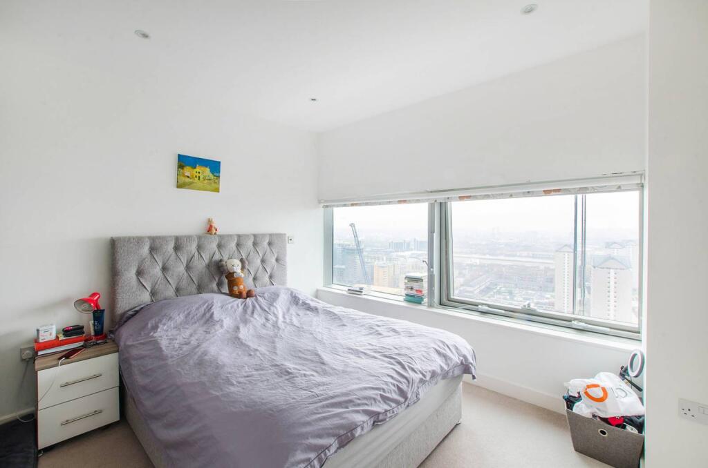 Main image of property: Landmark East Tower, Canary Wharf, London, E14