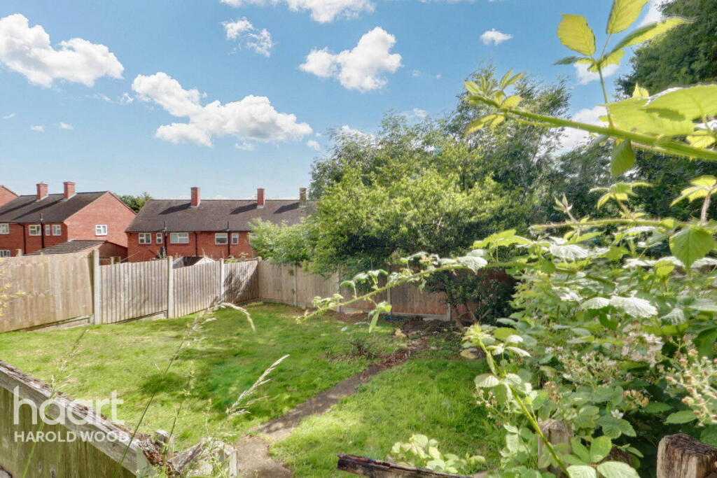 1 bedroom flat for sale in Bedale Road, Romford, RM3