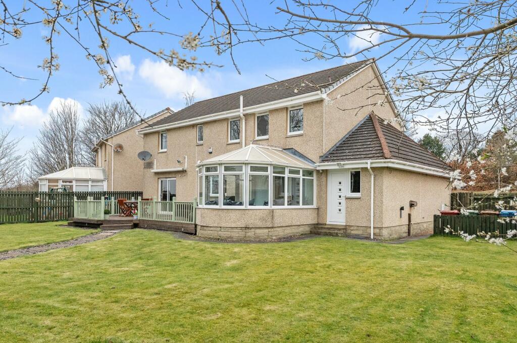 5 bedroom detached house for sale in Carrongrange Avenue, Stenhousemuir