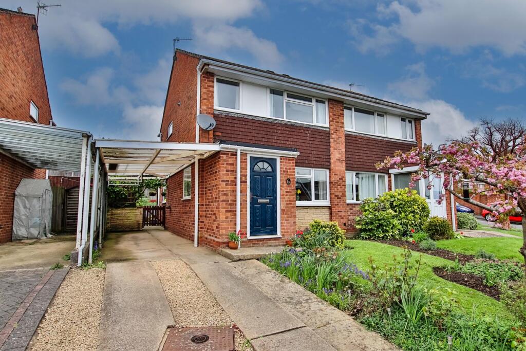 3 bedroom semidetached house for sale in Loughmill Road, Pershore, WR10