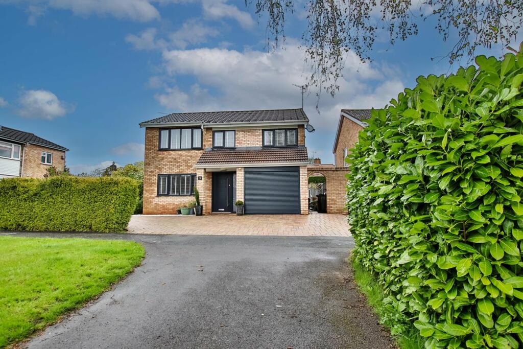 4 bedroom detached house for sale in Elm Green Close, Worcester, WR5
