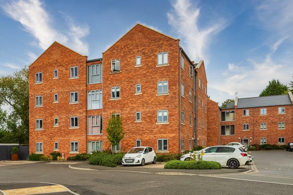 Main image of property: Hadley Place, Worcester, WR2