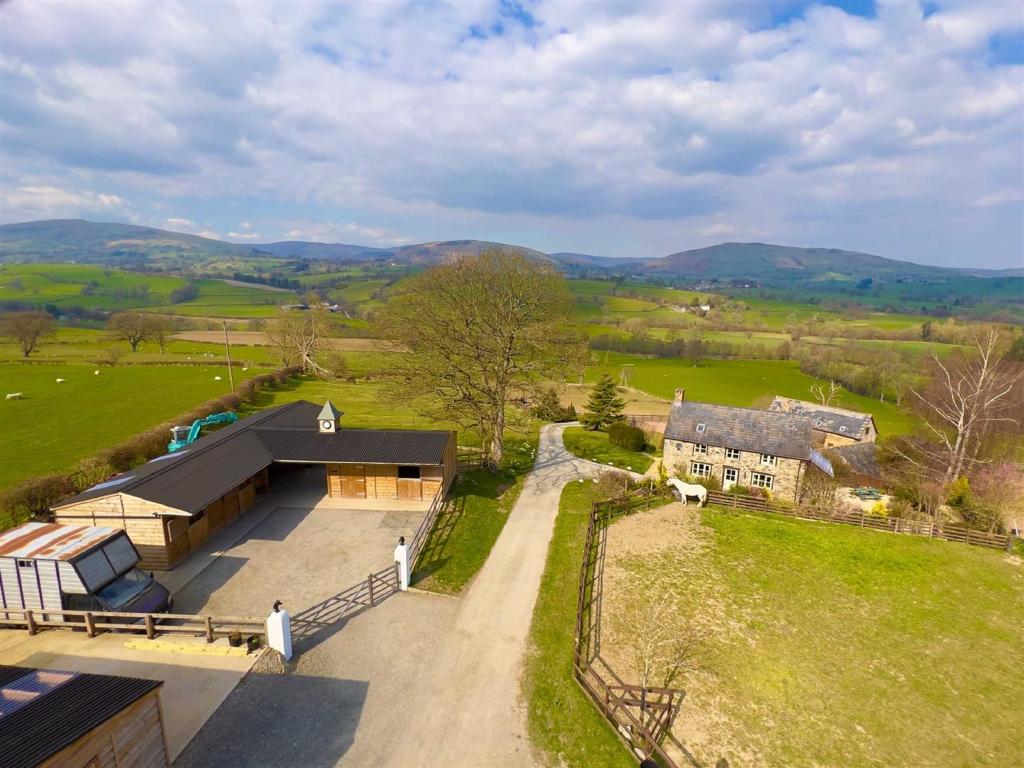 6 bedroom country house for sale in Pedairffordd, Nr Llanrhaeadr, SY10