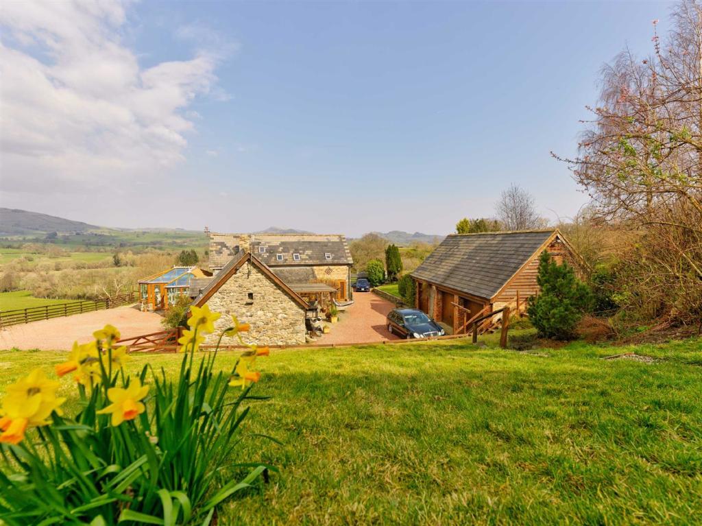 6 bedroom country house for sale in Pedairffordd, Nr Llanrhaeadr, SY10
