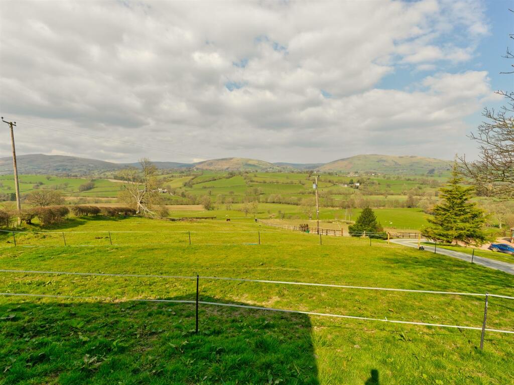 6 bedroom country house for sale in Pedairffordd, Nr Llanrhaeadr, SY10