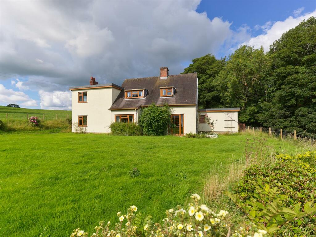 3 bedroom property for sale in Woodhill, Nr Trefonen, Oswestry, SY10