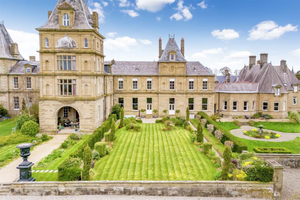 7 bedroom country house for sale in Wynnstay Hall Estate, Ruabon