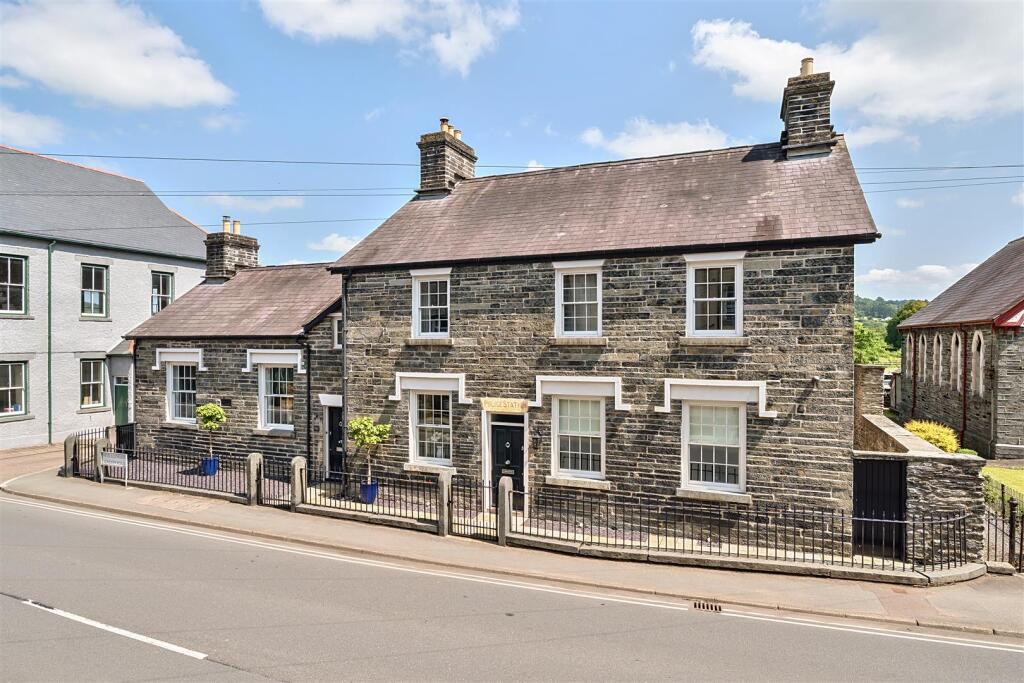 6 bedroom house