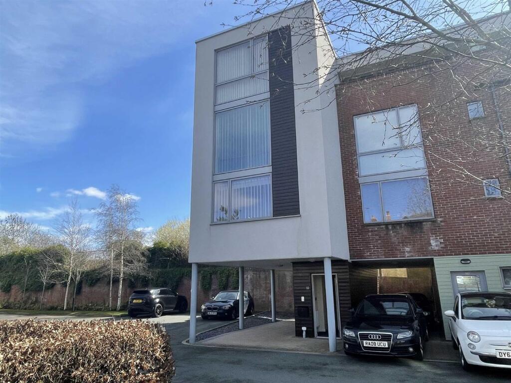 Main image of property: The Carriages, Gobowen Road, SY11 1BX