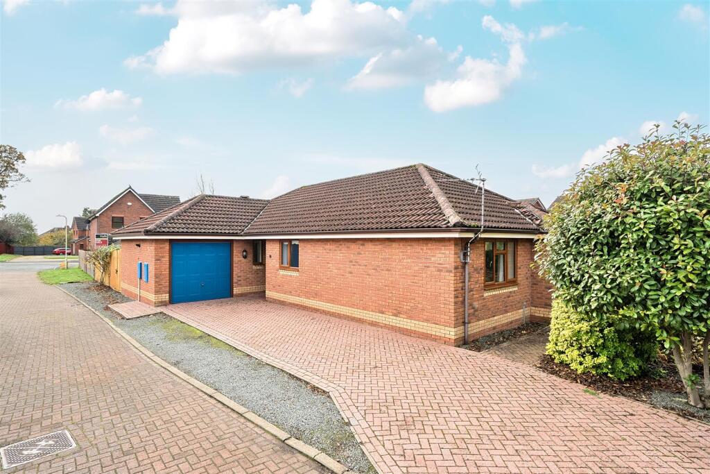 Main image of property: Plas Newydd Close, Oswestry
