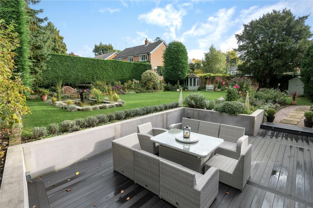 5 bedroom detached house for sale in Apsley Grove, Bowdon, WA14