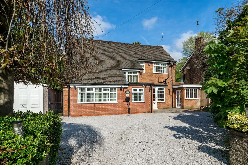 4 bedroom detached house for sale in Gaddum Road, Bowdon, WA14