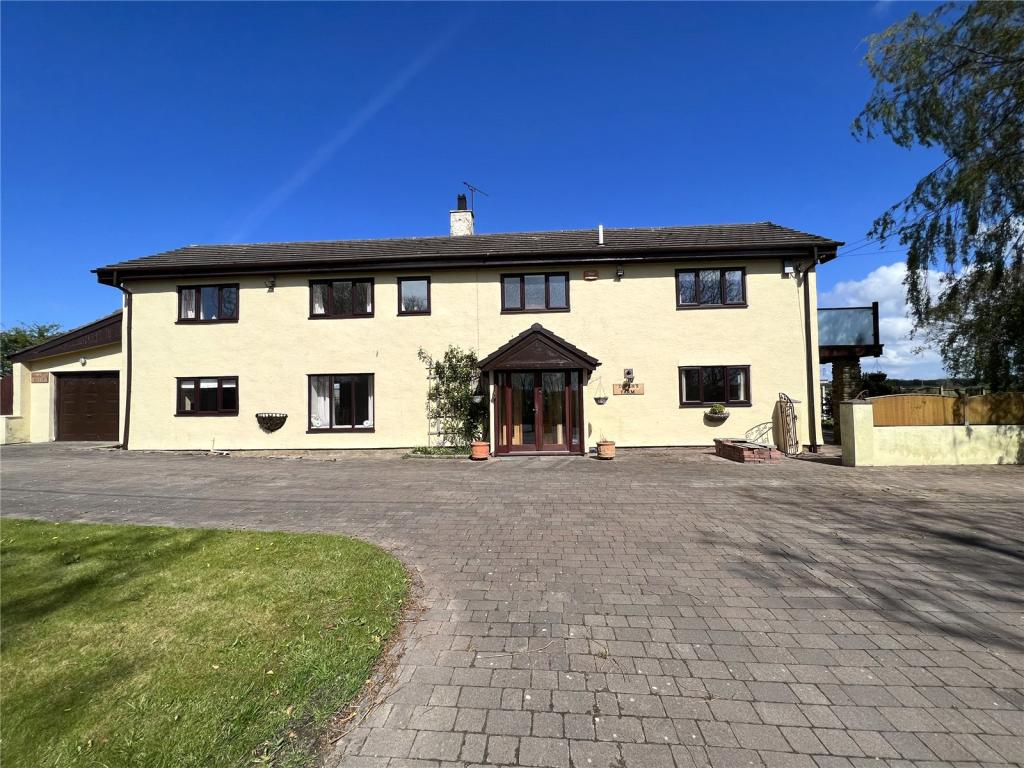 4 bedroom detached house for sale in Fir Tree Lane, Aughton, Ormskirk