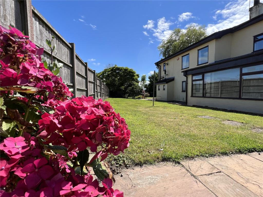 4 bedroom detached house for sale in Fir Tree Lane, Aughton, Ormskirk
