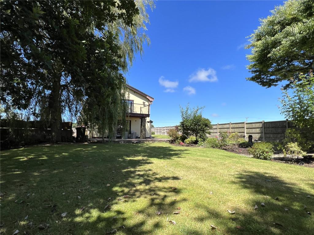 4 bedroom detached house for sale in Fir Tree Lane, Aughton, Ormskirk