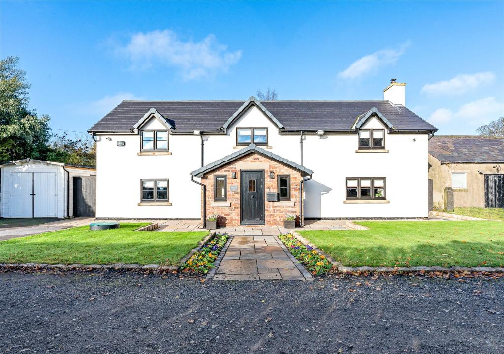 4 bedroom detached house for sale in Narrow Lane, Halsall, West Lancashire, L39