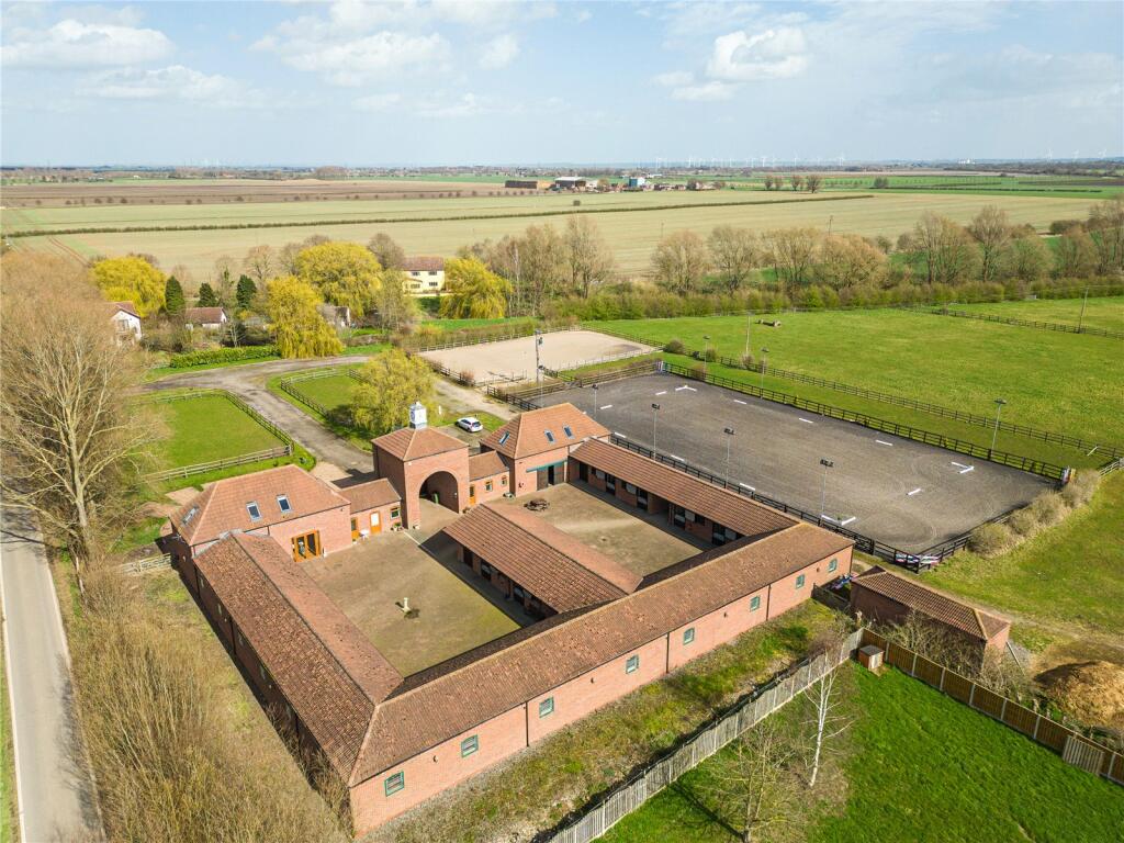 Equestrian facility for sale in Stone Lodge Equestrian Centre, Jaques