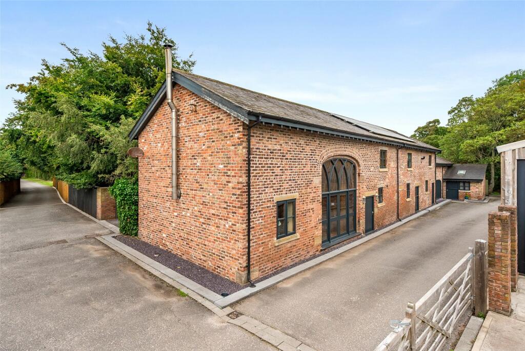 Equestrian facility for sale in Southport Road, Scarisbrick, West