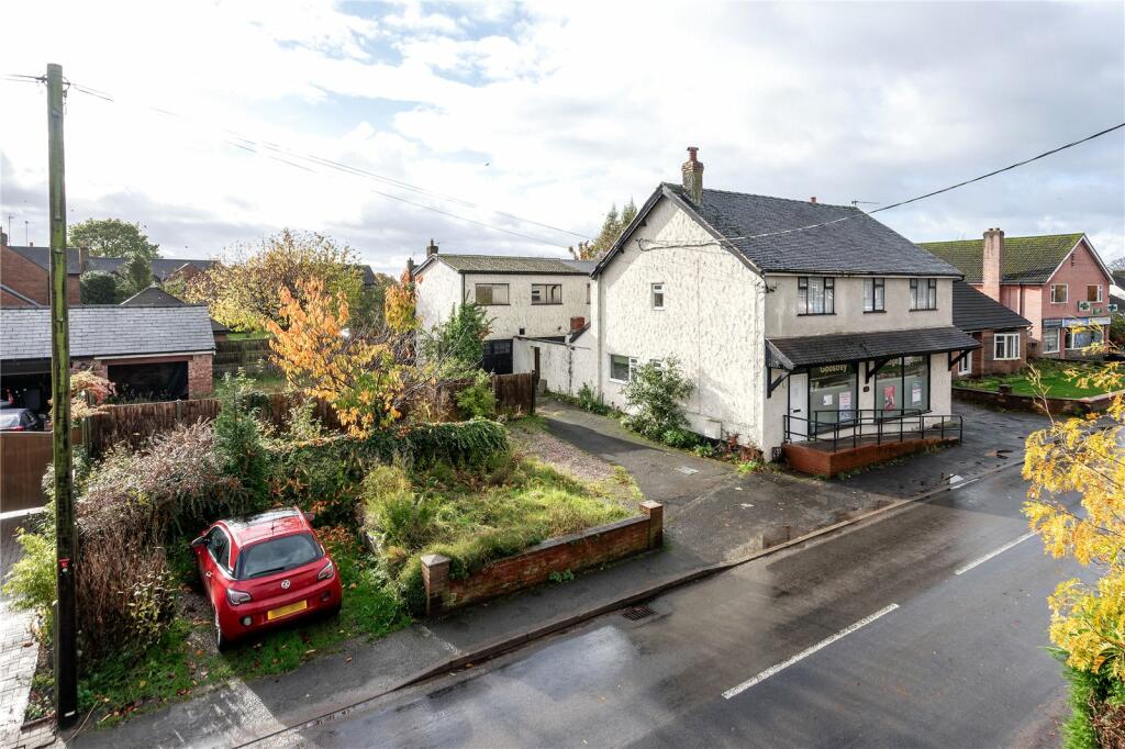 3 bedroom detached house for sale in Main Road, Goostrey, Crewe