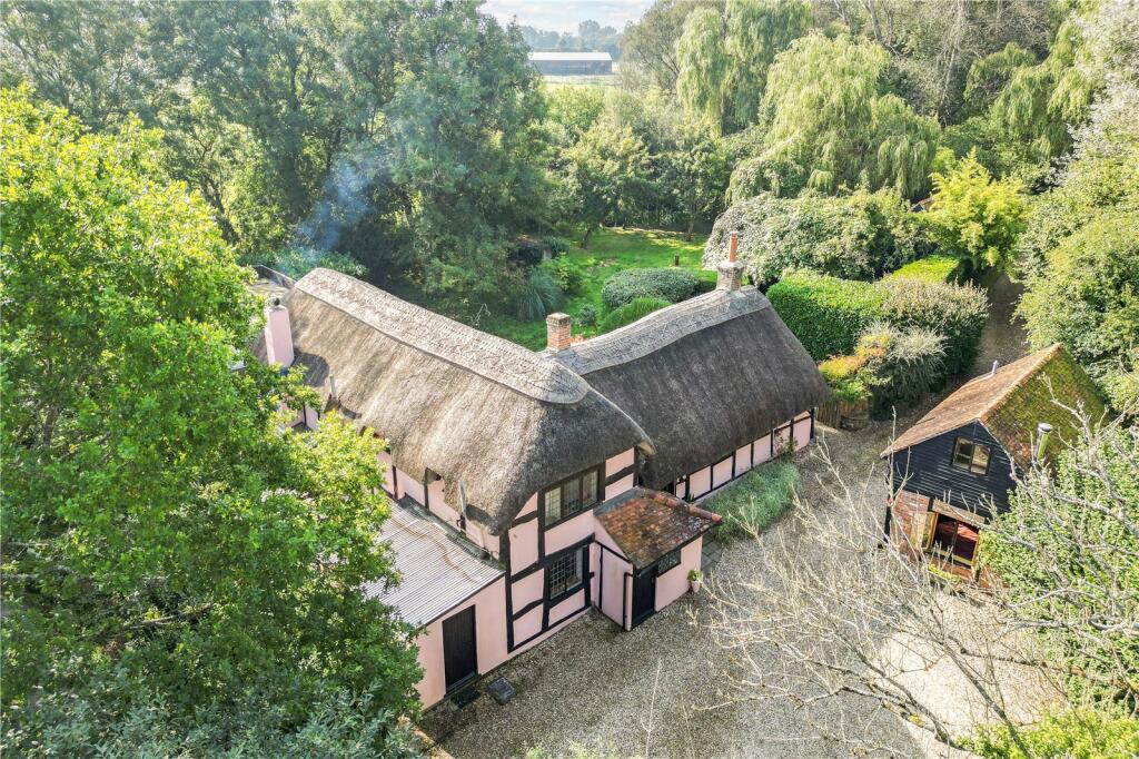 4 bedroom detached house for sale in Wellow Drove, West Wellow, Romsey