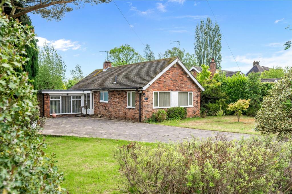 2 bedroom bungalow for sale in Meadow Drive, Prestbury, Macclesfield