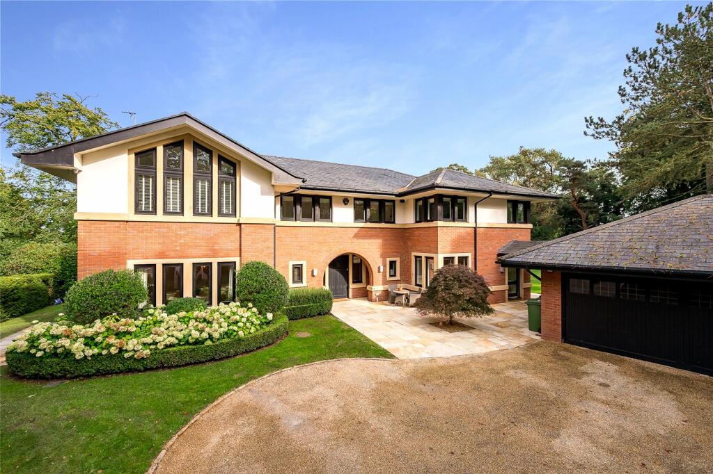 5 bedroom detached house for sale in Castle Hill, Prestbury, Macclesfield, Cheshire, SK10