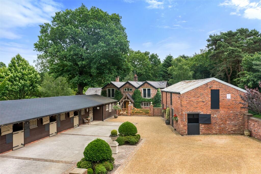 4 bedroom detached house for sale in Wash Lane, Allostock, Knutsford