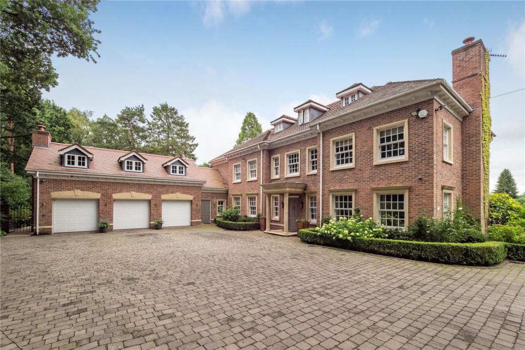 6 bedroom detached house for sale in Castle Hill, Prestbury, Cheshire, SK10