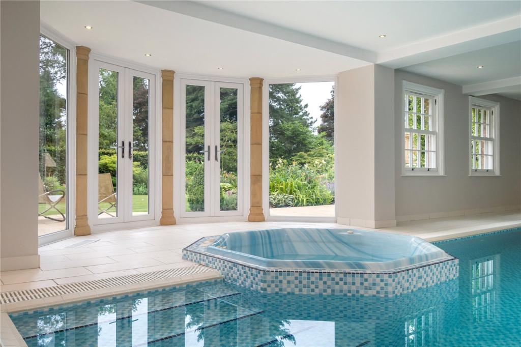 6 bedroom detached house for sale in Castle Hill, Prestbury, Cheshire, SK10