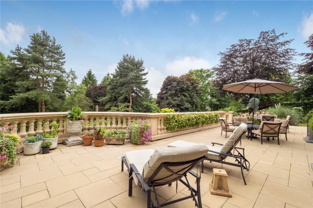 6 bedroom detached house for sale in Castle Hill, Prestbury, Cheshire, SK10
