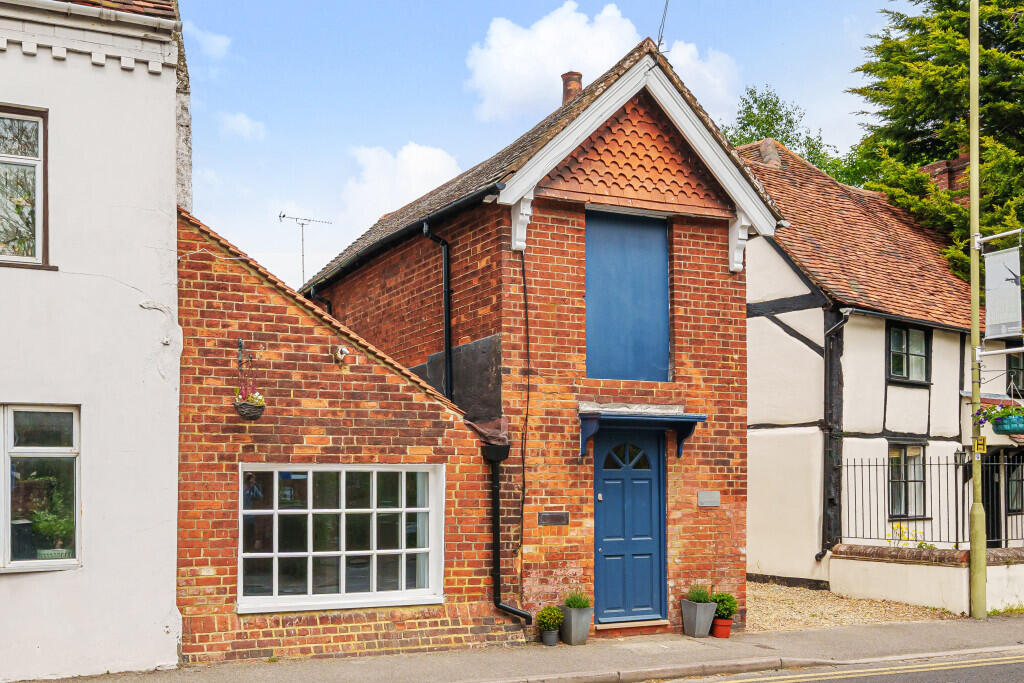 Main image of property: High Street, Twyford, Reading, Berkshire, RG10