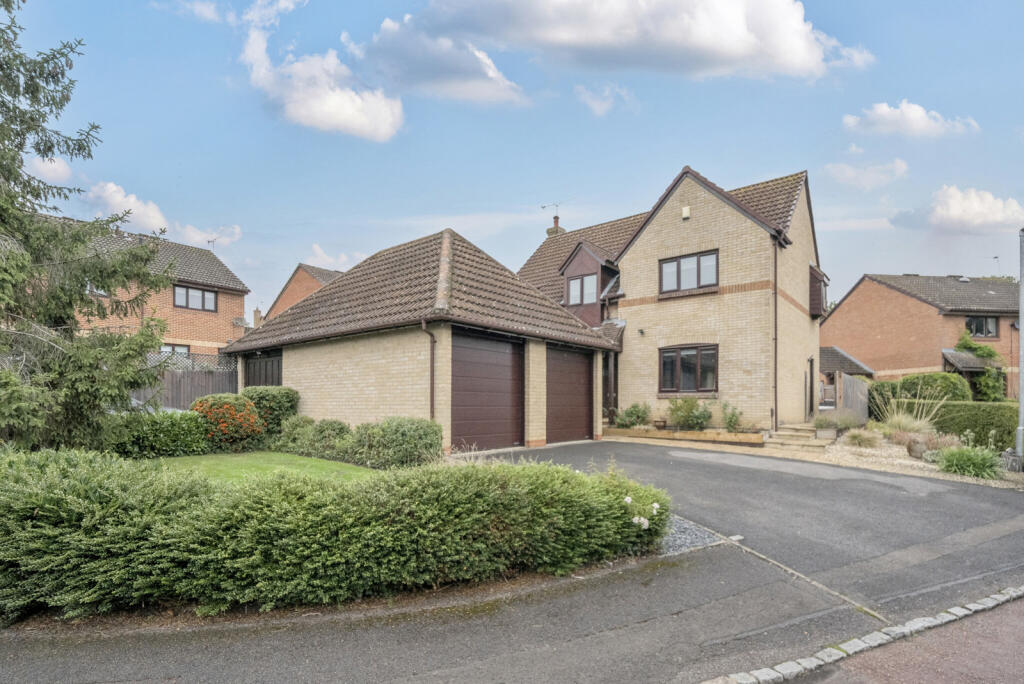 Main image of property: Harrison Close, Twyford, Reading, Berkshire, RG10