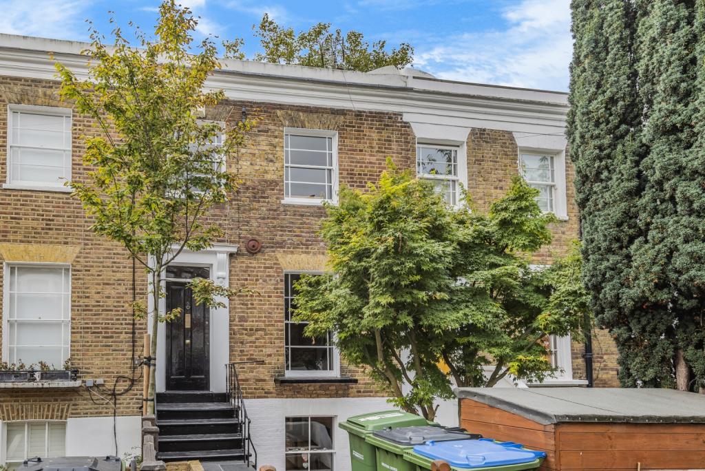 3 bedroom terraced house for sale in Ashburnham Place London SE10