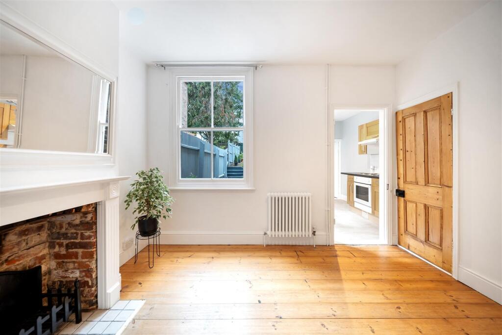 Main image of property: Felaw Street, Ipswich