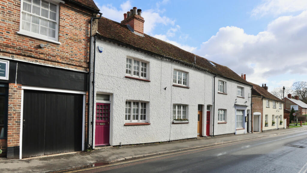 2 bedroom cottage for sale in High Street, Great Missenden, HP16