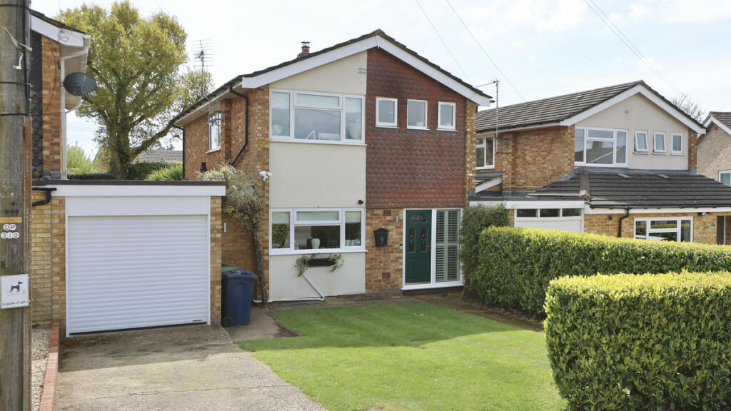 3 bedroom link detached house for sale in St Margaret's Grove, Great