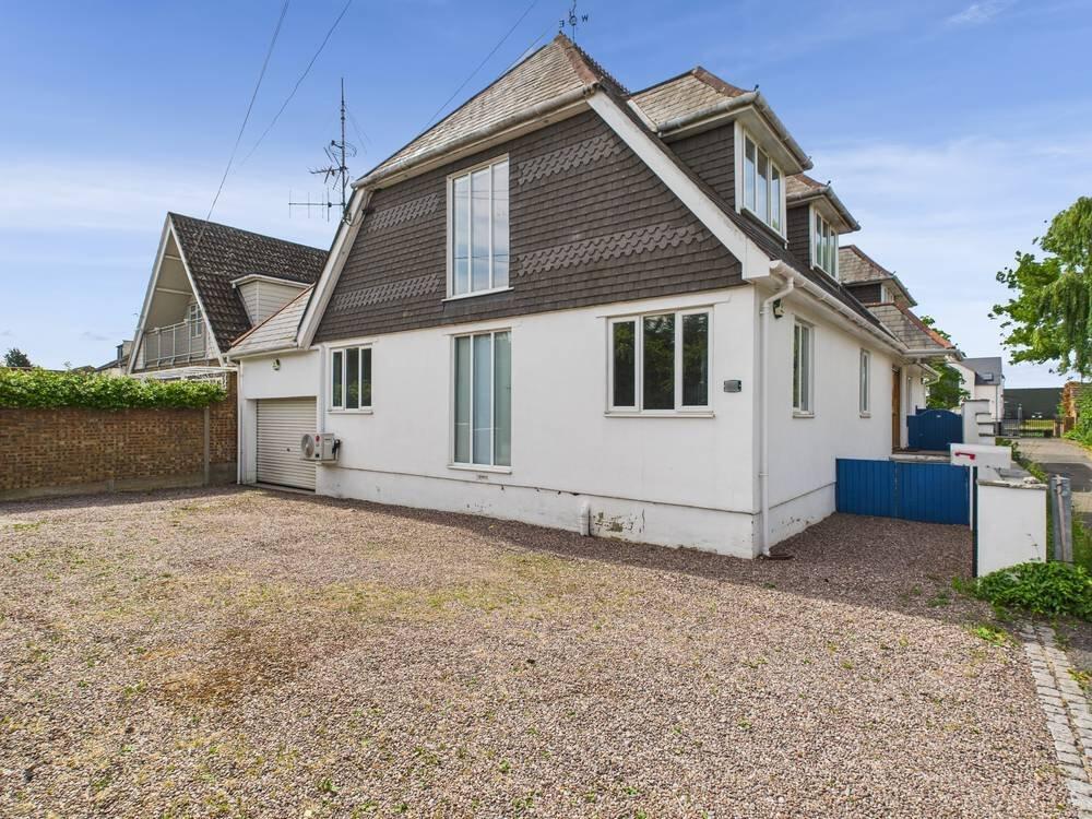 Main image of property: Hythe End Road, Wraysbury, Berkshire, TW19