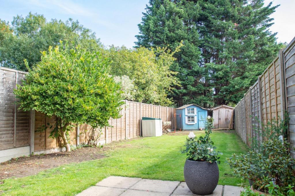 3 bedroom semidetached house for sale in Mafeking Road, Wraysbury, TW19