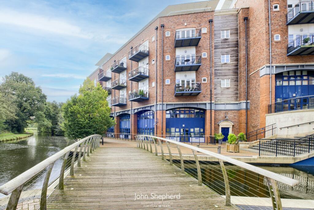 Main image of property: Waterside, Shirley, Solihull, West Midlands, B90