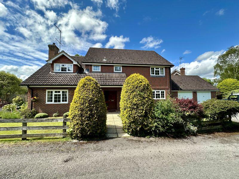 4 bedroom detached house for sale in Kiln Close, Whaddon, Salisbury, SP5