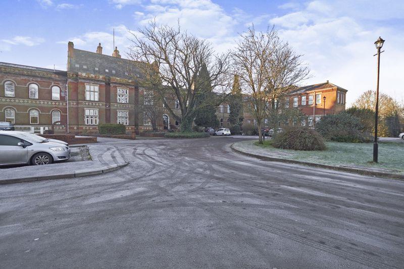 2 bedroom flat for sale in Hine Hall, Nottingham, NG3