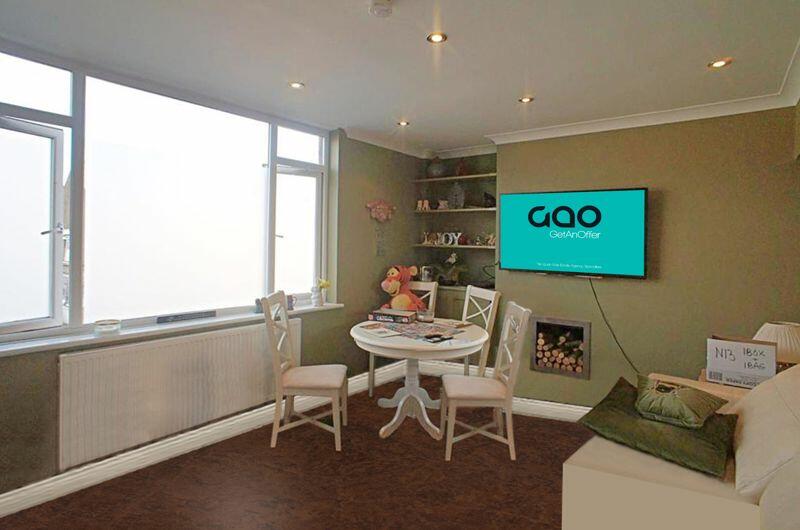 3 bedroom flat for sale in Old Church Road, Chingford Mount, London, E4