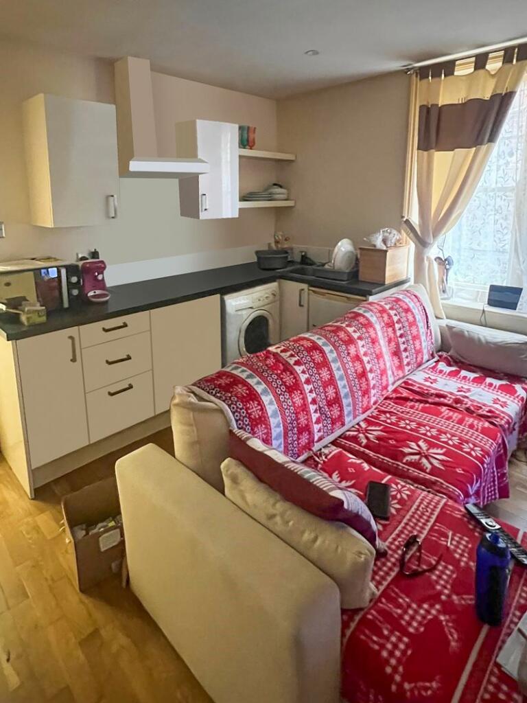 1 bedroom flat for sale in South Terrace, Littlehampton, BN17