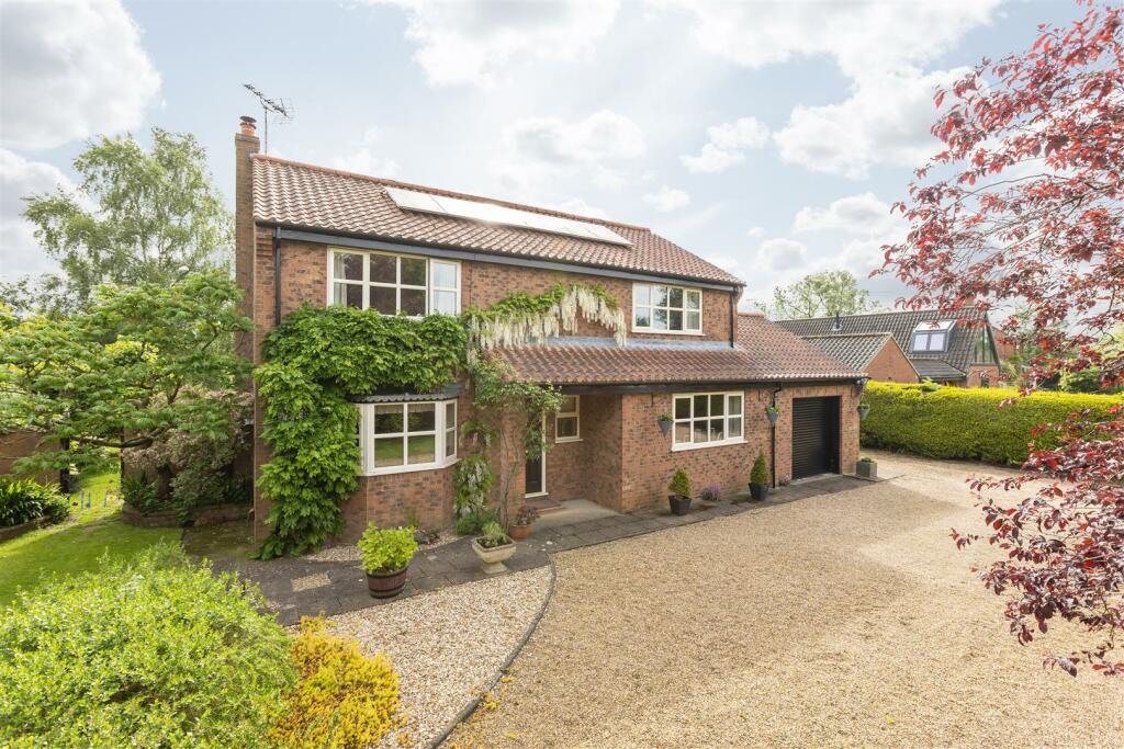 4 bedroom detached house for sale in Marton, Sinnington. YO62 6RQ, YO62