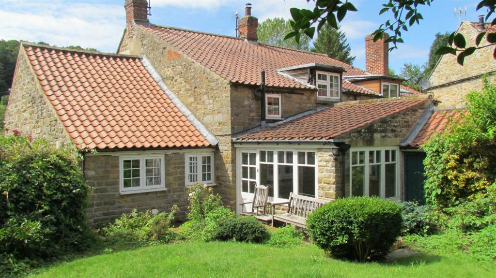 3 bedroom character property for sale in Low Street, Lastingham, York, YO62