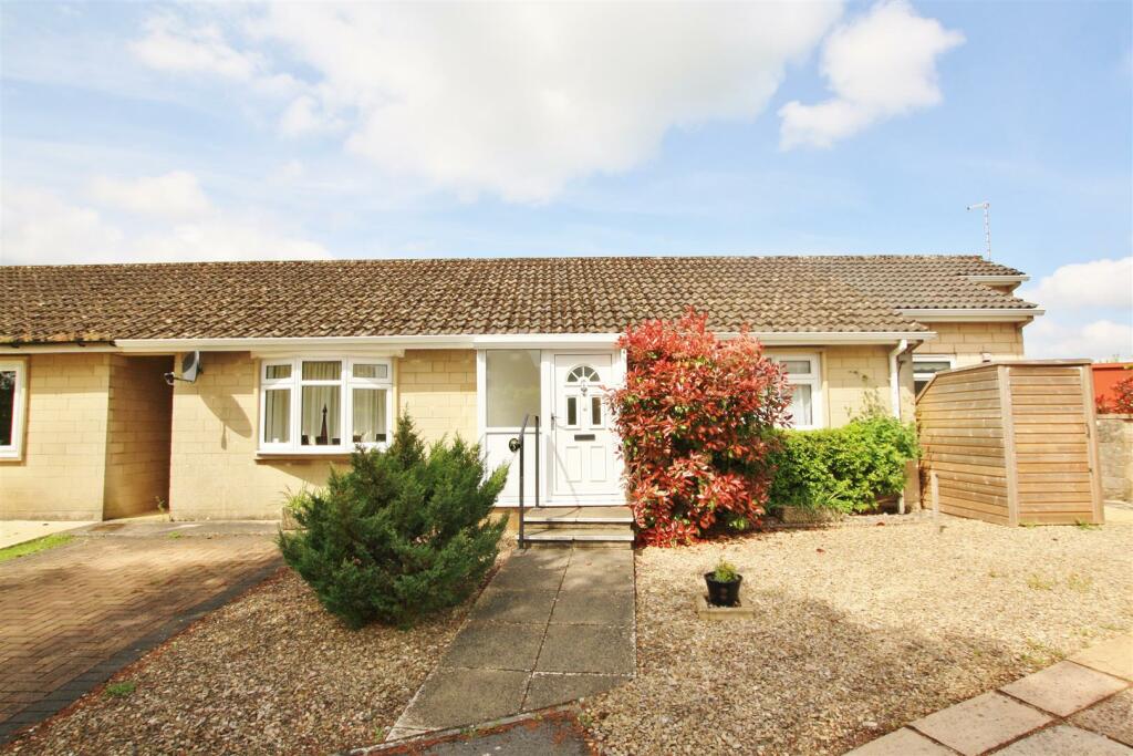 2 bedroom detached house for sale in Hollybush Close, Winsley, Bradford