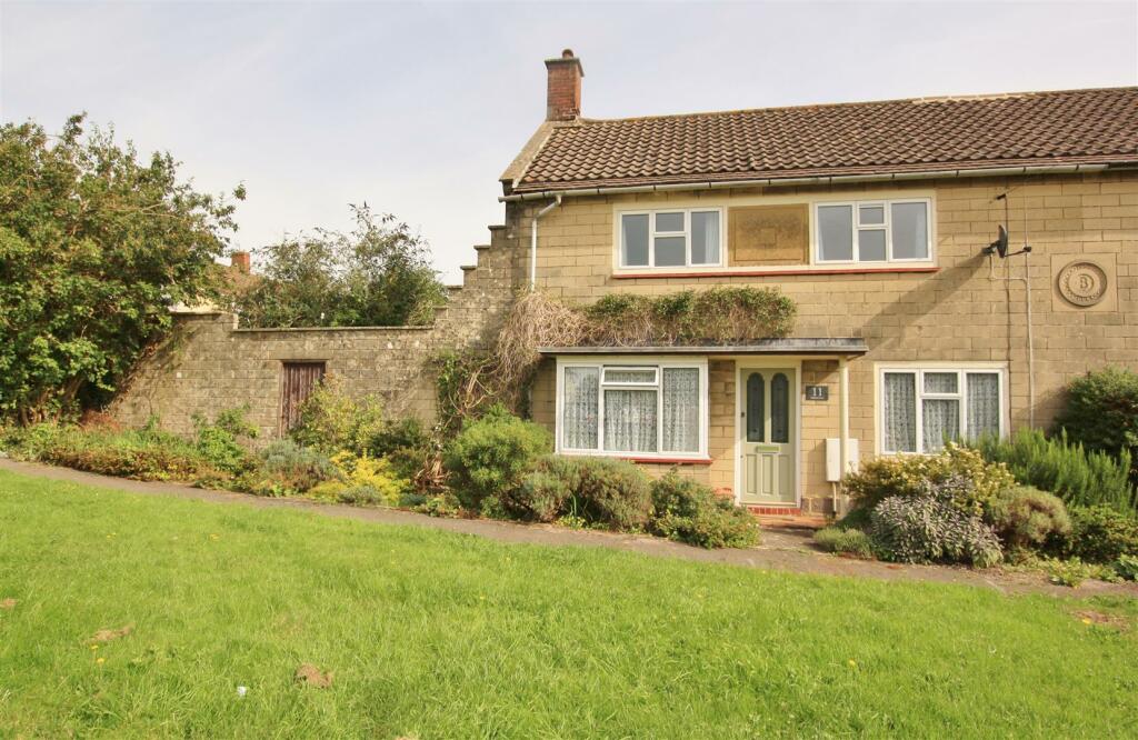 3 bedroom semidetached house for sale in Highfield Road, BradfordOn